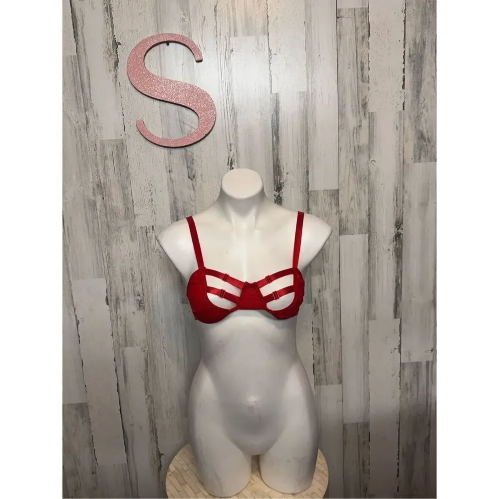 PrettyLittleThing Red Strappy Cutout Bra - Size S